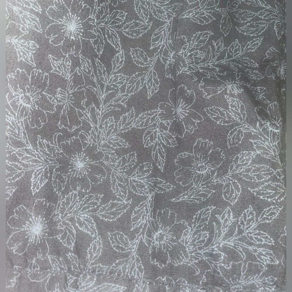 PreOwned  Ezekiel Flowers Size Large. - Picture 5 of 13